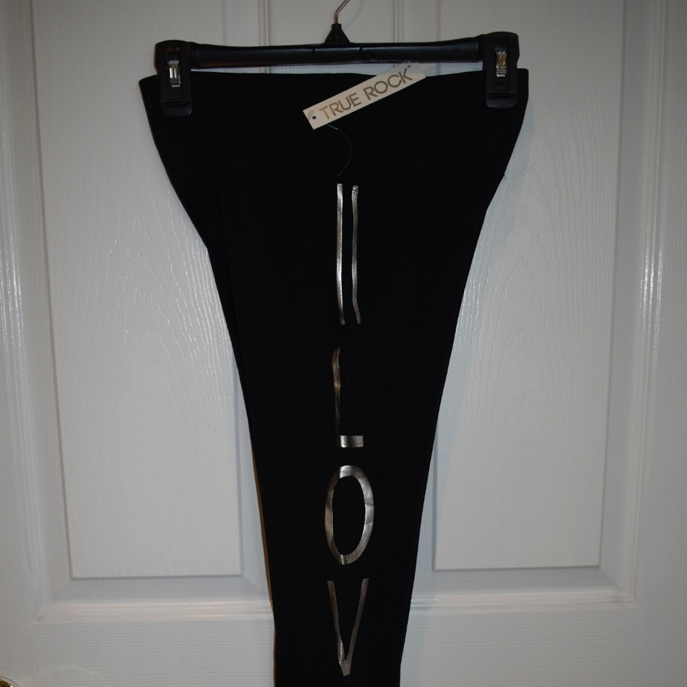 One size fits all.  Black with LOVE down one side in silver.